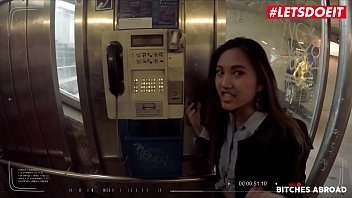 LETSDOEIT - Азиатская юная туристка занимается сексом за границей с местным парнем в видео от первого лица - May Thai & Чарли Дин
