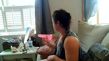 Мама учит сына трахаться в рот - клип превью