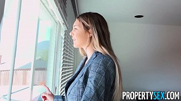 PropertySex Горячий агент по недвижимости с большими сиськами шпилит клиентку